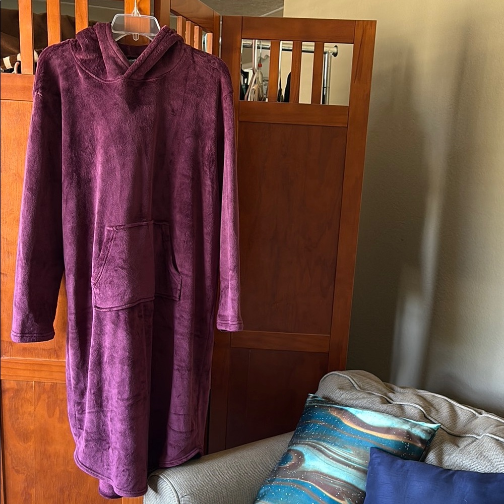 32 Degrees Purple Plush Robe Luxurious Intimates Sleepwear